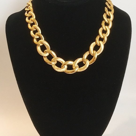 Napier Choker Link Chain Necklace Chunky Gold Tone Metal Smooth Textured Vintage - Picture 4 of 10